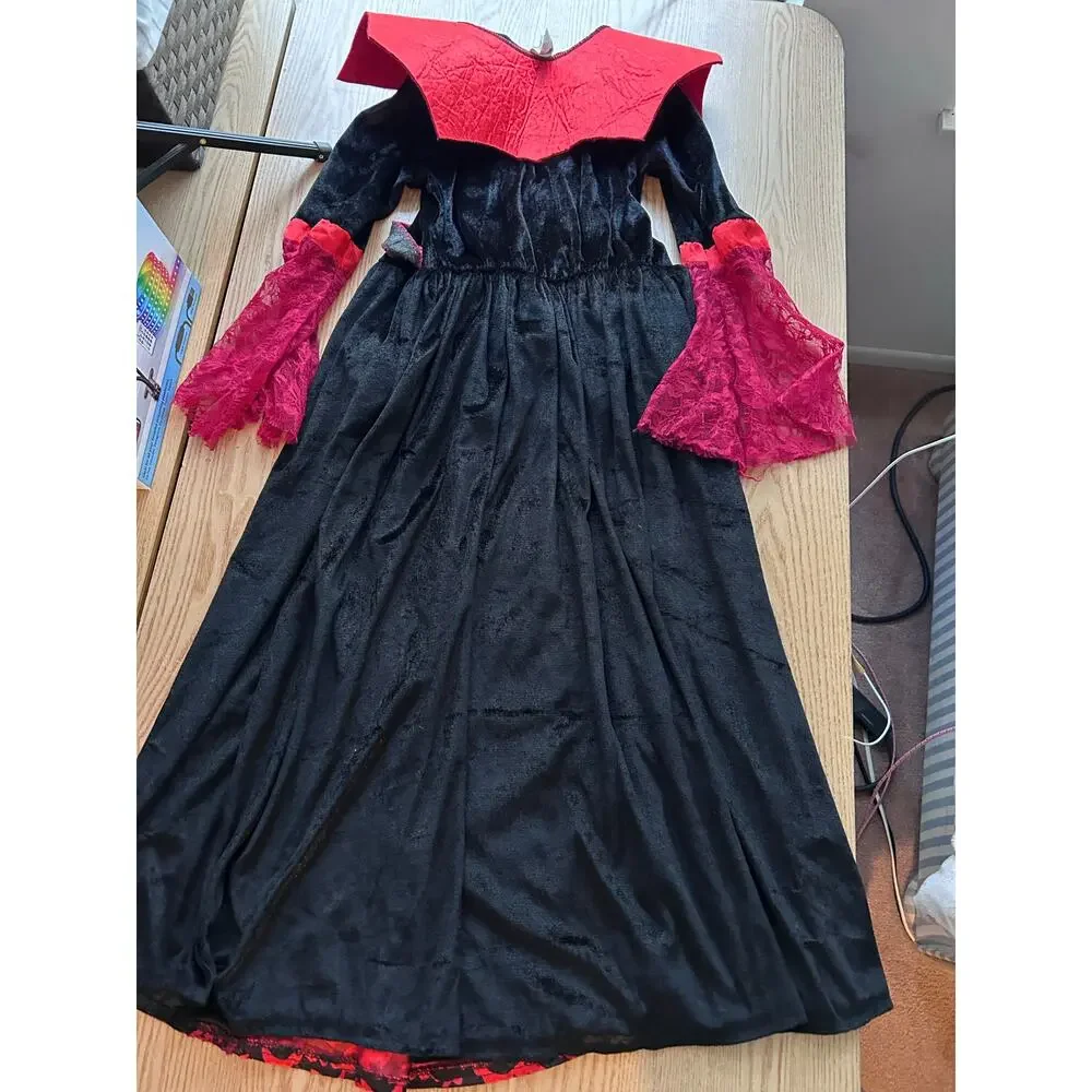 #4 Girls Vampress Halloween 🎃 Costume Gown Black Cat 🐈‍⬛ size Medium